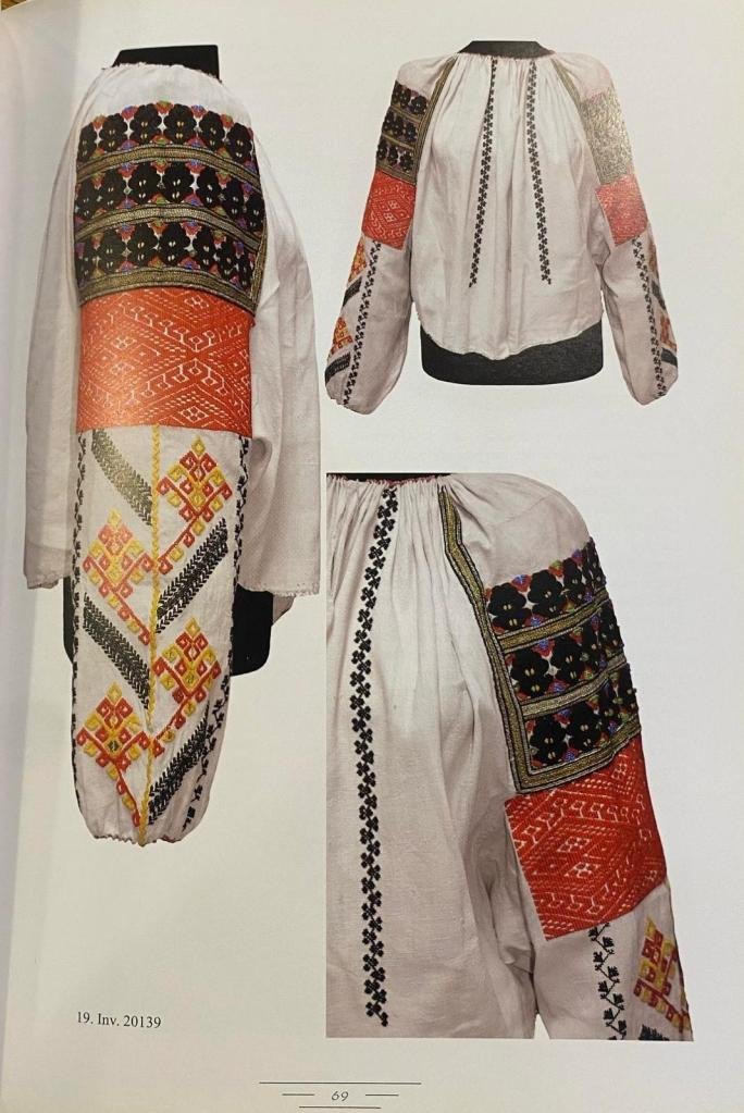 Ie sec. XIX, in, bumbac roșu, negru, gri, mărgele portocalii